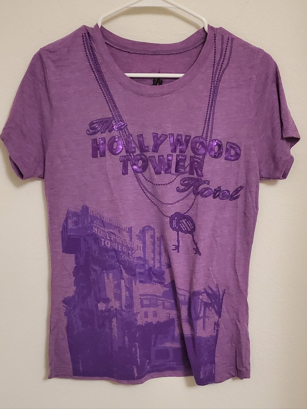 Disney Women's Purple Hollywood Tower Of Tower Graphic Slim Fit Tee Size XL